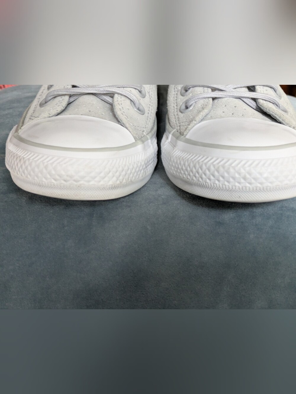 Converse Leather Light Gray Low-Top. Like New. Size 7 - Picture 5 of 12